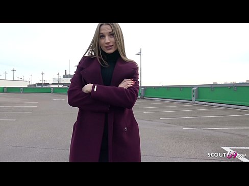 ❤️ GERMAN SCOUT SE YON RÈV TOUCH STEELE, PARKING TELLTALE AK SEXY POU LAJAN ❤️ Sèks nan nou