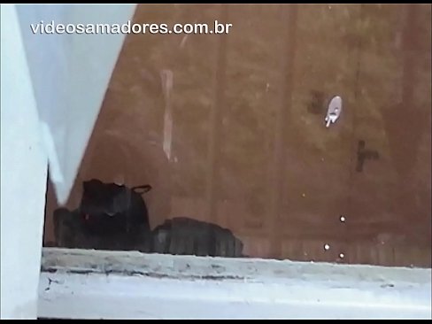 ❤️ Horny gason ap gade mennaj li ak yon lòt nèg, anrejistre yon video fuck san deranje koup la ❤️ Sèks nan nou