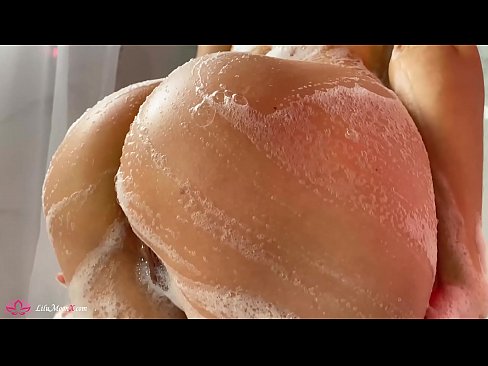 ❤️ Brunette Masturbates Pussy ak Vibrateur nan Orgasm Entans nan Douch ❤️ Sèks nan nou